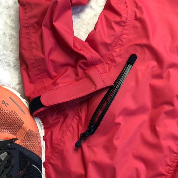 EUC Vineyard Vines red Zip Up Windbreaker M - Picture 10 of 15